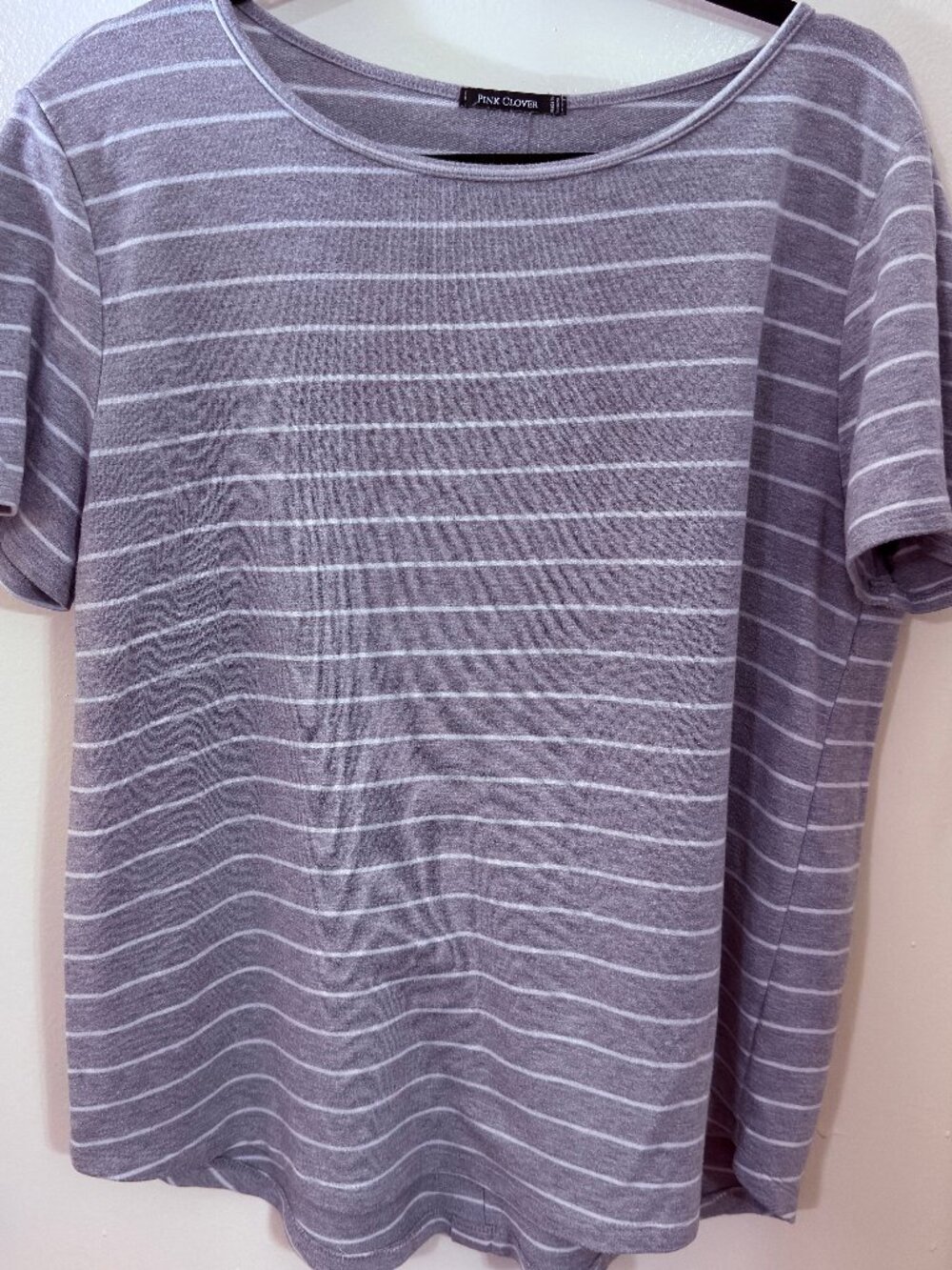 Pink Clover Stitch Fix Womens Grey White Striped Button Back Top Curved Size XXL